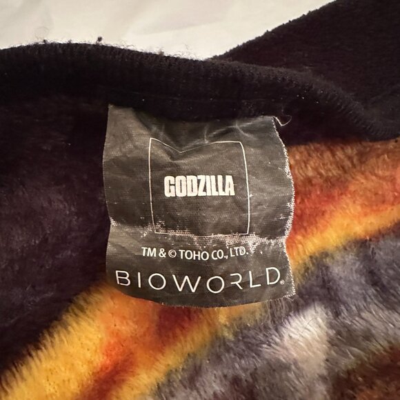 Godzilla vs King Ghidorah 46" x 60" Plush Throw Blanket - Picture 12 of 12